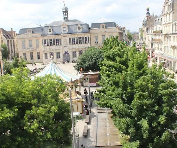 Le Millesime 2 : Hyper Centre Apartment